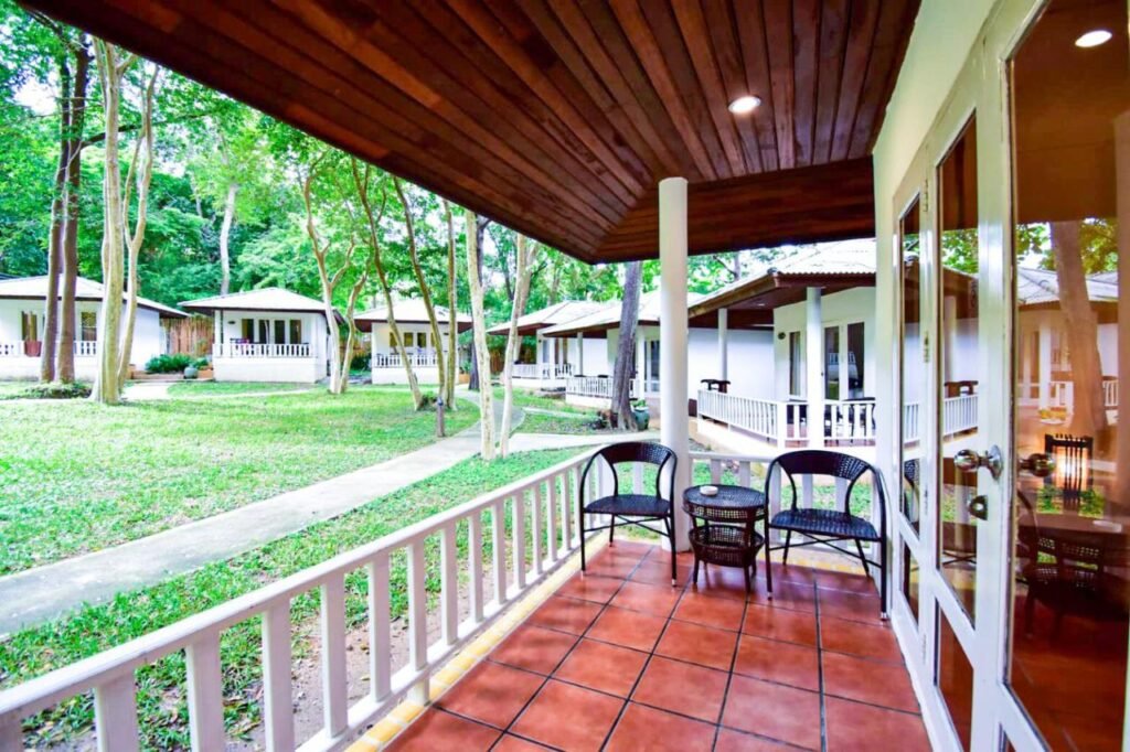 Vongdeuan Resort room